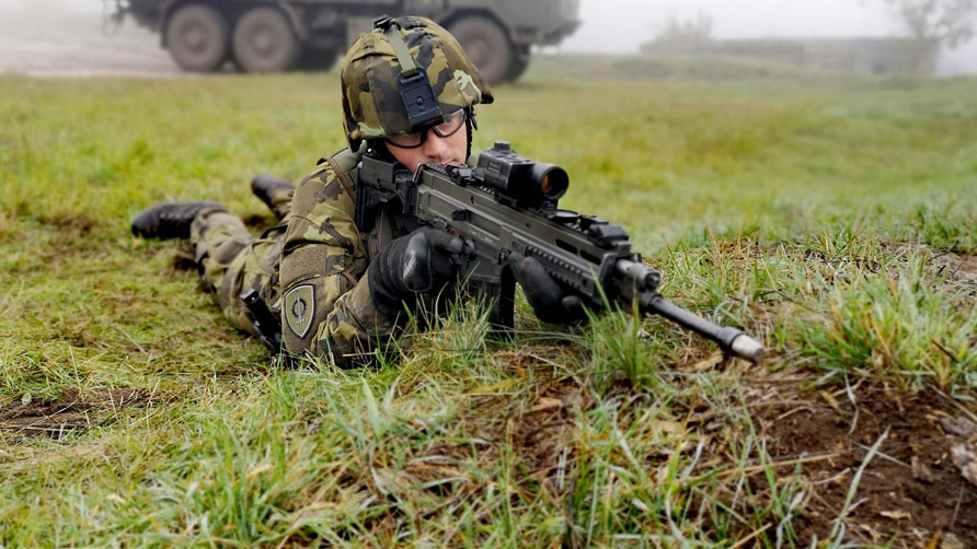Součástí výcviku logistiků na Doupově bylo i zabezpečení brigádního úkolového uskupení 