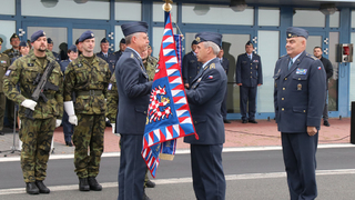 Základnu dopravního letectva v pražských Kbelích vede ode dneška plukovník Martin Nezbeda