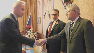 Ilustrační obrázek ke článkuNáměstek Jahoda jednal s velitelem BMATT (CZ)