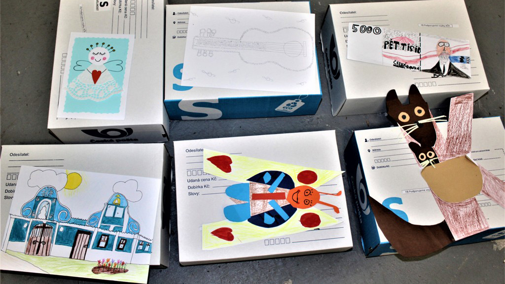 Vojáci v zahraničí se i letos mohou těšit na vánoční balíčky od lidí z ČR