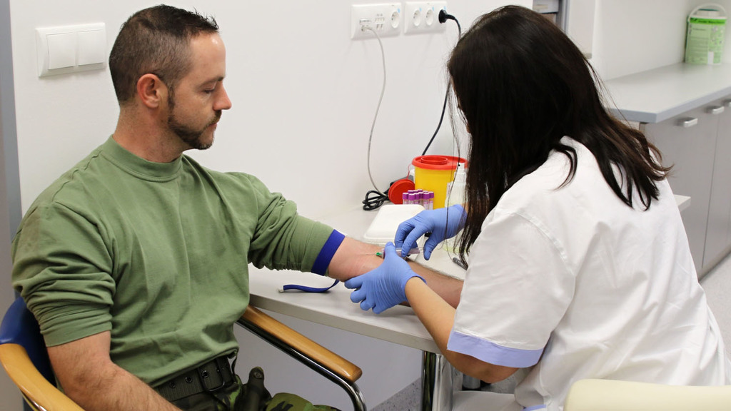 Strakoničtí vojáci se zaregistrovali mezi možné dárce kostní dřeně