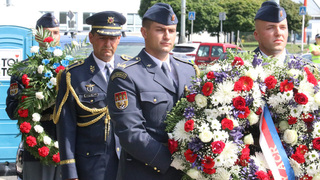 Na ruzyňském letišti se vzpomínalo na čs. piloty, kteří se před 75 lety vrátili do vlasti