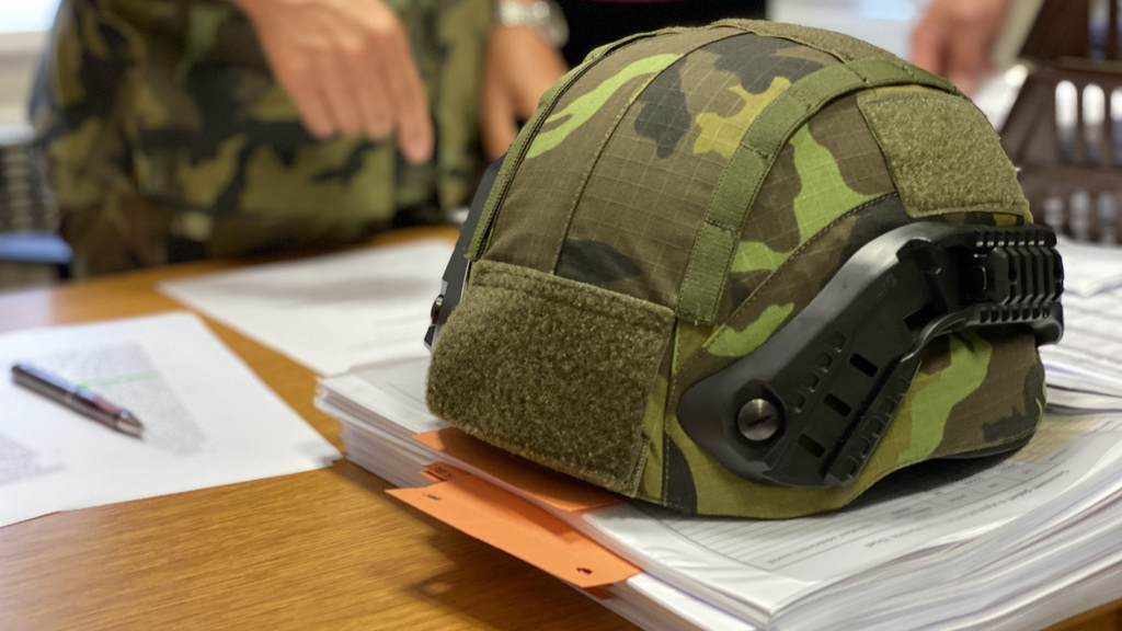 Armáda převzala první dodávku přileb 2017 od firmy Argun