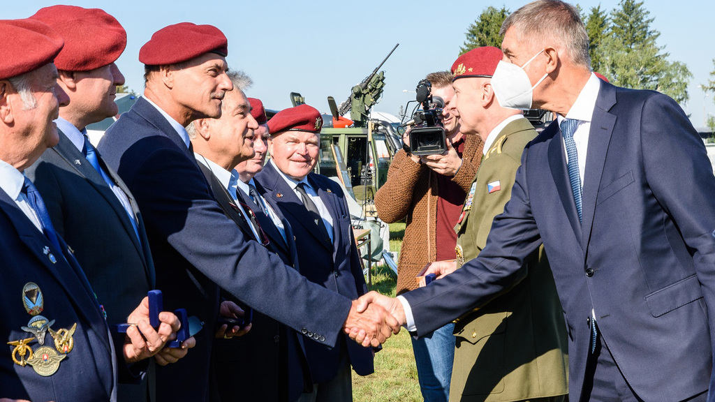 V Prostějově se sešli veteráni výsadkových jednotek