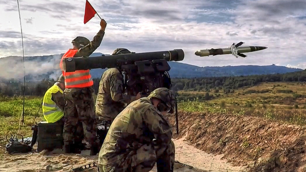 Strakoničtí vojáci převzali první část moderních protiletadlových kompletů RBS-70NG