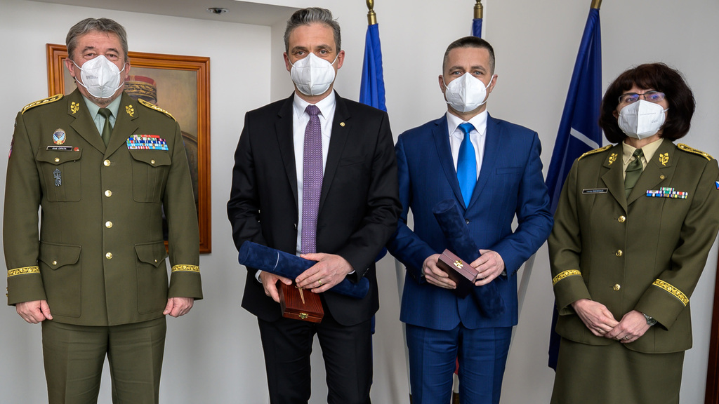 Generál Opata ocenil společnost ČEPRO