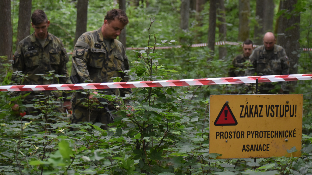 Asanace v Brdech pokračují i o prázdninách, lidé by neměli chodit do zakázaných oblastí