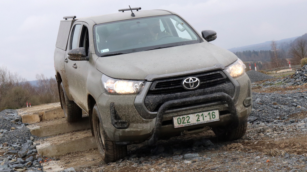 Vojskové zkoušky Toyoty Hilux probíhaly pod taktovkou logistiků