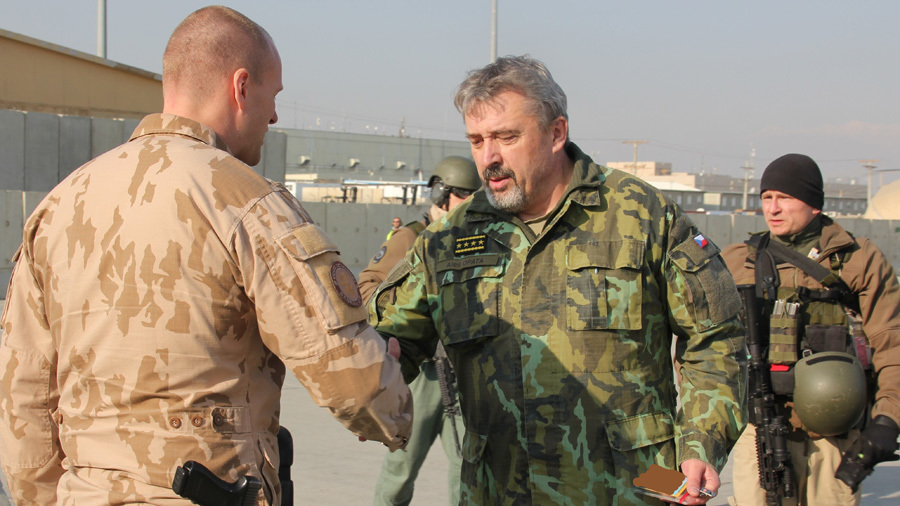 Generál Opata přivezl českým vojákům v Afghánistánu vánoční pozdravy