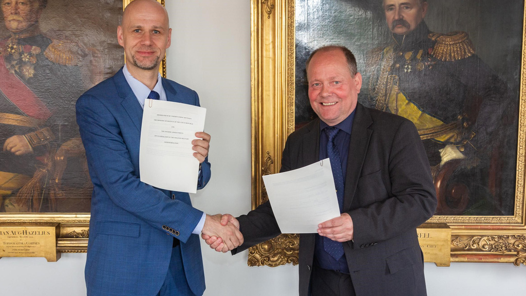 Vojenské geografické služby ČR a Švédska podepsaly memorandum, jež umožní výměnu dat i přístup k novým projektům