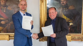 Ilustrační obrázek ke článkuVojenské geografické služby ČR a Švédska podepsaly memorandum, jež umožní výměnu dat i přístup k novým projektům