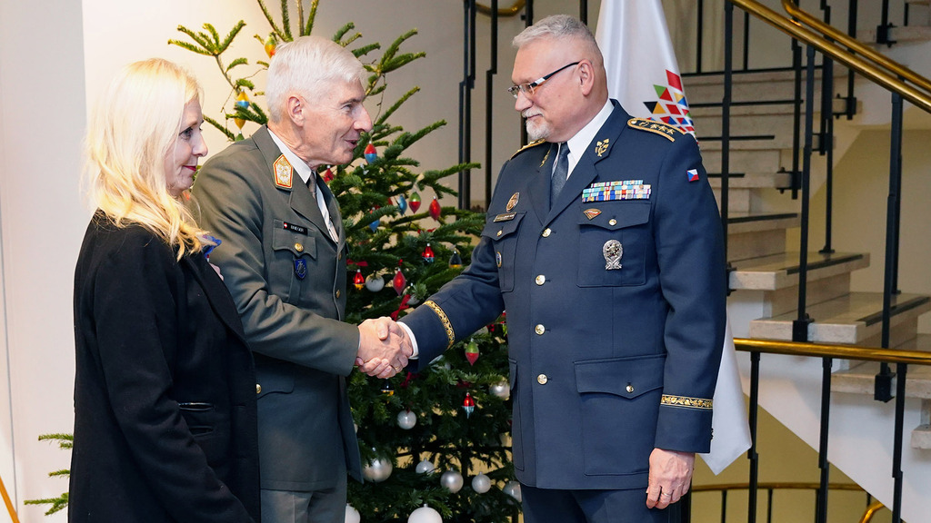 V Bruselu se konala vojenská recepce k ukončení českého předsednictví