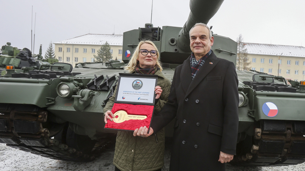 Minister Černochová took over the first Leopard 2A4 for the military