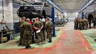 Výměna tlumičů i spojky. Dílenští specialisté u Hiluxů sami zvládnou běžné opravy