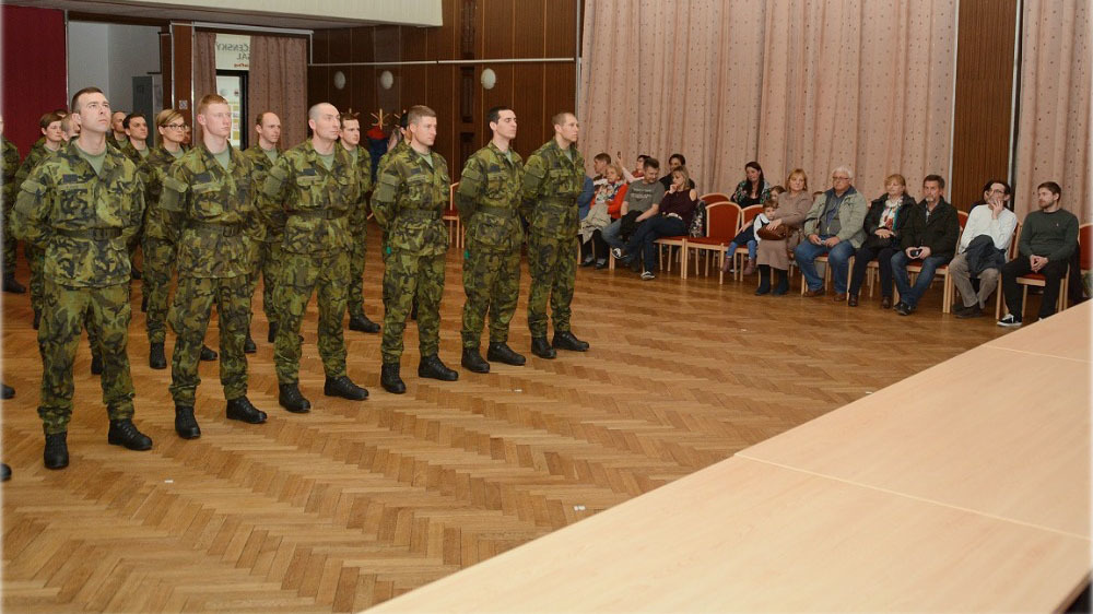 Nováčci aktivní zálohy absolvovali základní výcvik a složili vojenskou přísahu