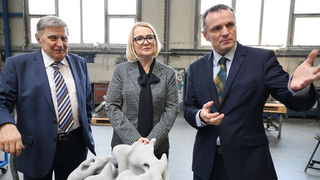 Ilustrační obrázek ke článkuMinistryně obrany pokračuje v cestách po podnicích českého obranného průmyslu