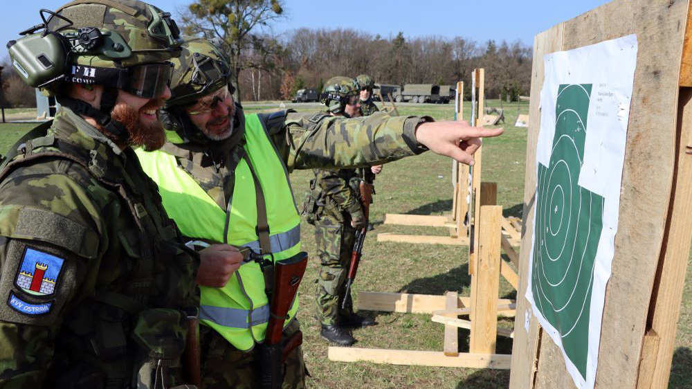 Vojáci aktivní zálohy ostravského velitelství absolvovali cvičení Drill 