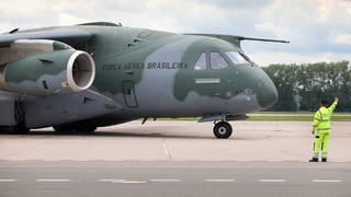 Ilustrační obrázek ke článkuVojenské letectvo posílí dva transportní letouny Embraer C-390