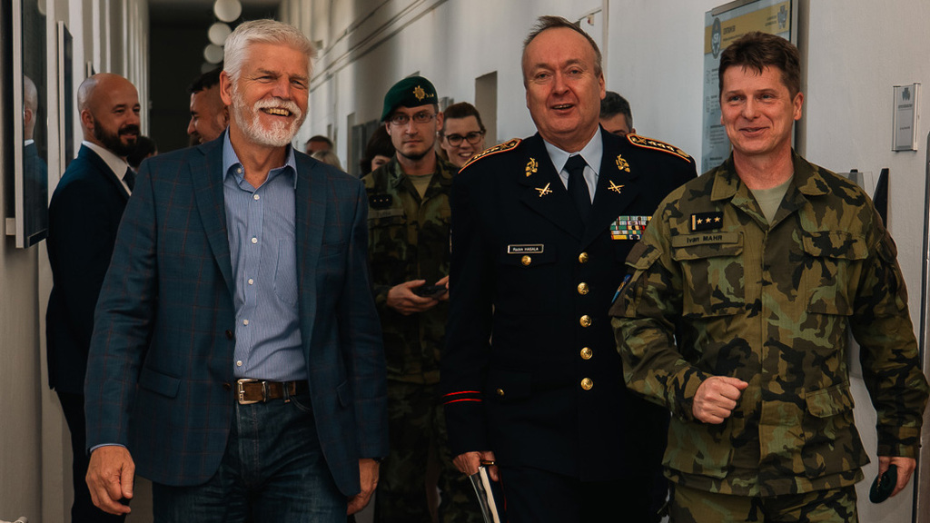 Prezident republiky navštívil vojáky 53. pluku průzkumu a elektronického boje v Opavě