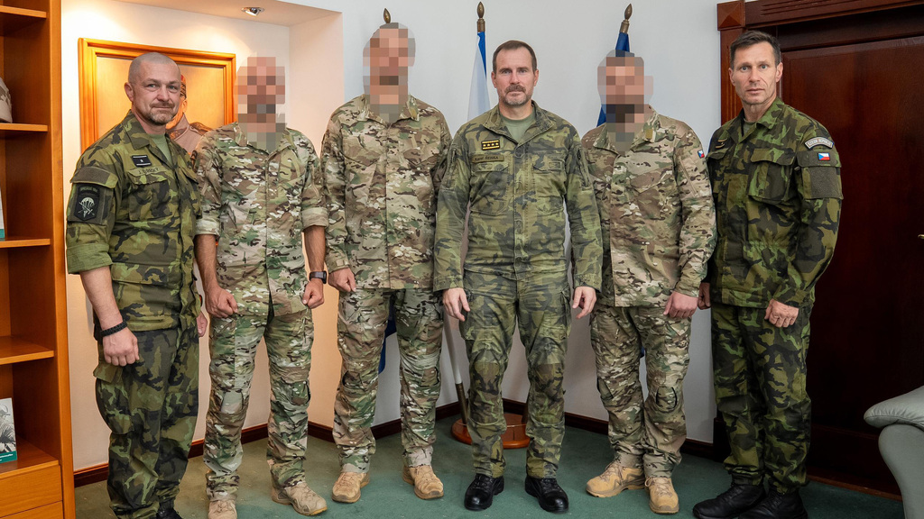 Generál Řehka ocenil příslušníky speciálních sil za záchranu životů v Keni