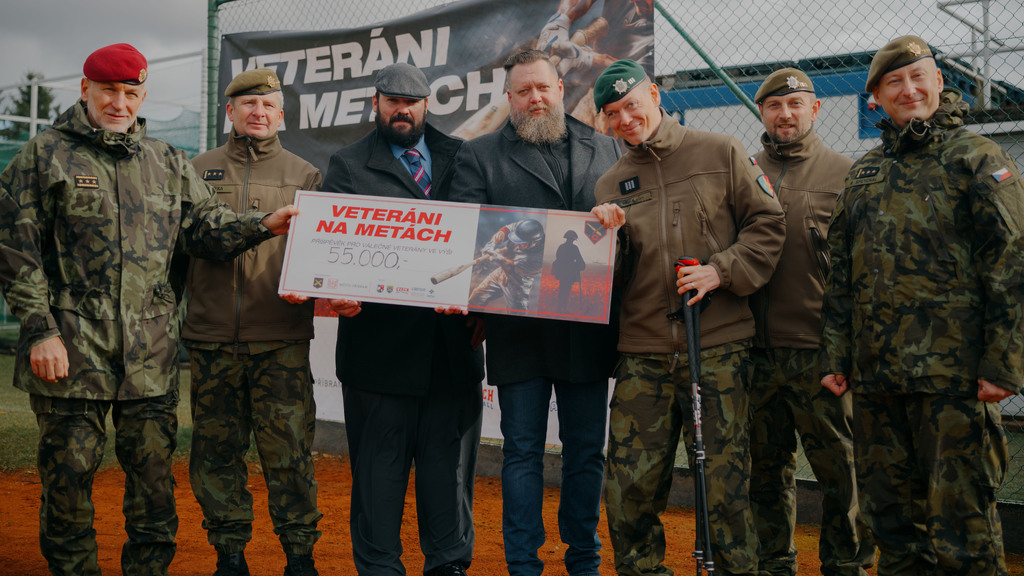 Dělostřelci a pop-artový umělec se spojili, aby podpořili válečné veterány