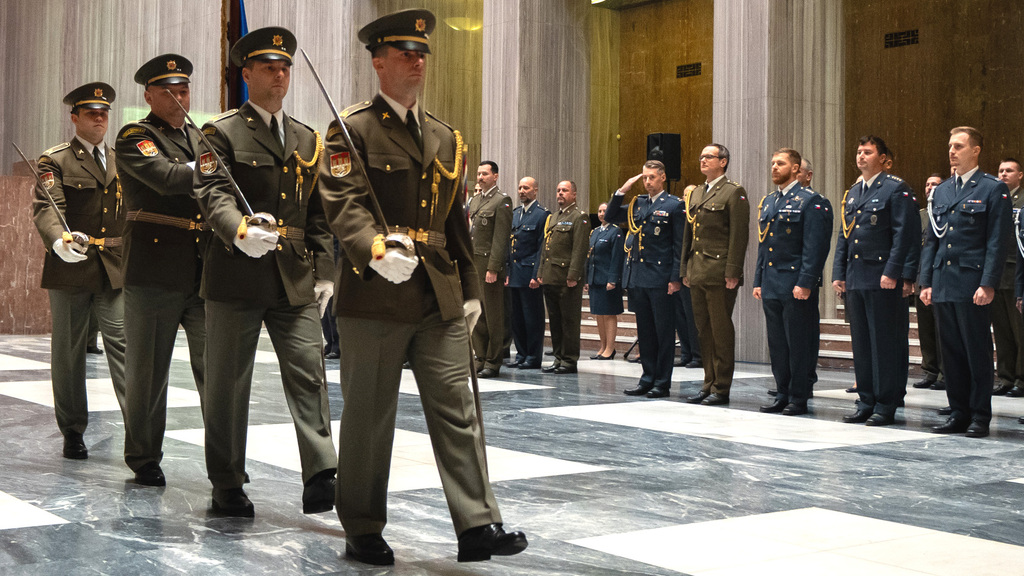 Návrat do vlasti a poděkování za službu v zahraničí