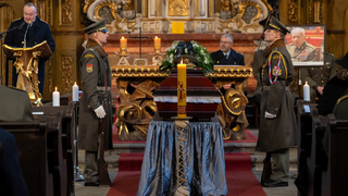 V kostele sv. Jana Nepomuckého v Praze se dnes konalo poslední rozloučení s generálporučíkem v. v. Miloslavem Masopustem