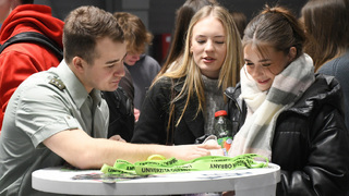 Ilustrační obrázek ke článkuUniverzita obrany znovu stříbrná na veletrhu Gaudeamus Praha 2026