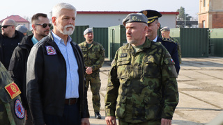 Prapor podpory nasaditelných sil navštívil prezident. Útvar je pro logistickou podporu jednotek nepostradatelný