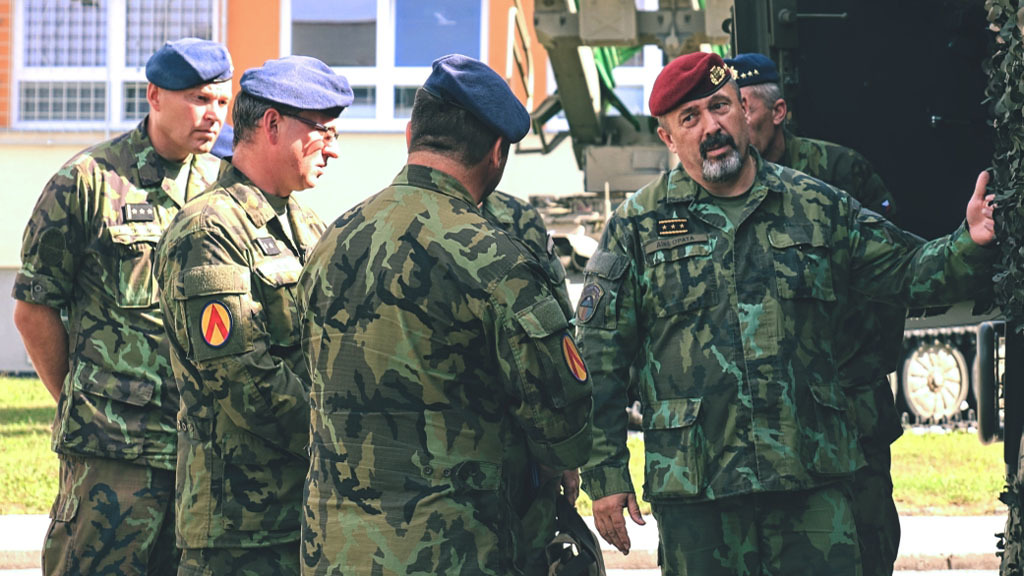Generál Opata diskutoval se strakonickými vojáky o rozvoji vojska 