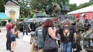 Ilustrační obrázek ke článkuVojáci a záložníci se předvedli na Prague Harley Days