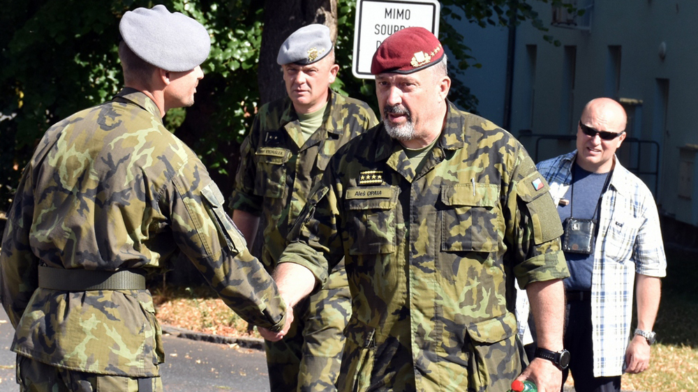 Náčelník Generálního štábu navštívil 142. prapor oprav v Klatovech