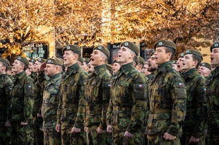 Ze slavnostní vojenské přísahy nových studentů