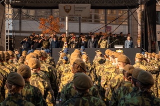 Ze slavnostní vojenské přísahy nových studentů