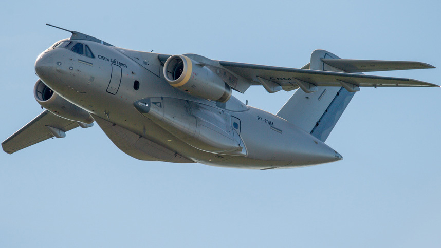 Nový letoun, nové schopnosti: Výcvik českých posádek a techniků na transportní letoun Embraer C-390 Millennium