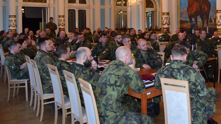 V Hranicích se sešli vrchní praporčíci armády