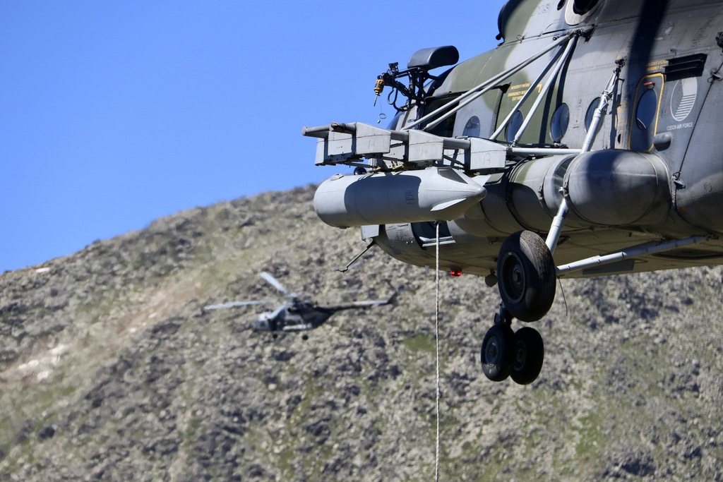 Čeští piloti se zdokonalovali v Pyrenejích 