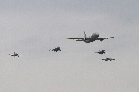 Airbus, 2x Gripen, 2x ALCA