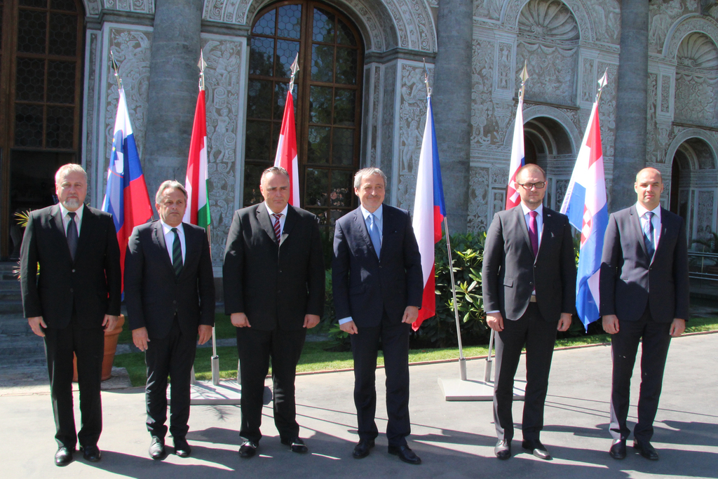 Participants at the CEDC meeting