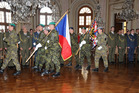Ceremoniál začal příchodem státní vlajky a bojového praporu VeV-VA