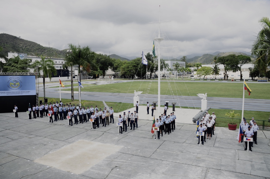 Česká výprava (vpravo) na slavnostním zahájení 
