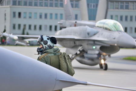Český pilot u stojánky
