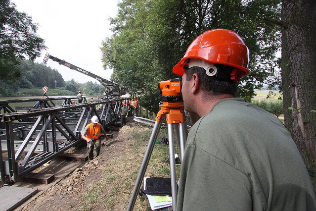 Chlum u Sedlčan - těžká mostová souprava TMS - 15 m 10