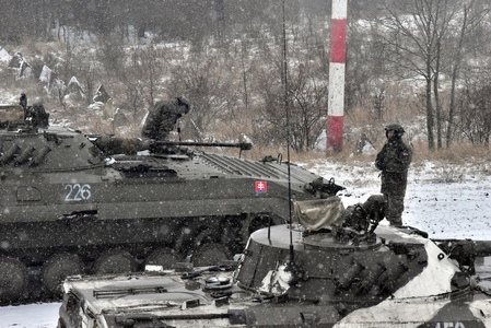 Technika 72. mechanizovaného praporu spolu s 11. mechanizovaným praporem ze Slovenska
