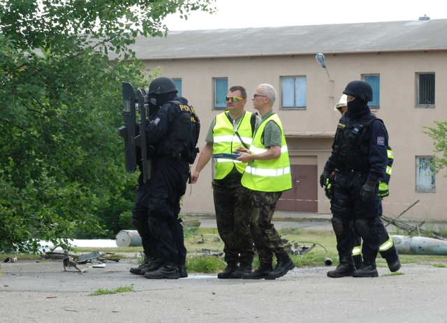 Cvičení havárie vrtulníku 11