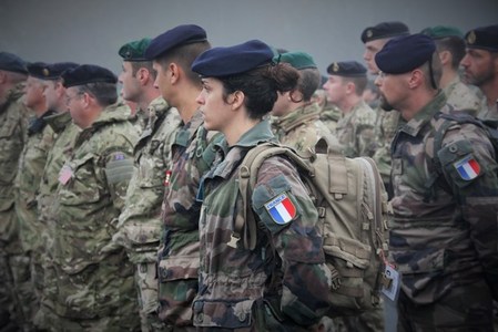 Cvičení se účatní také britští a francouzští kolegové