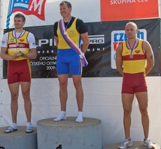 David Jirka ještě v drezu pražské Dukly, bronzový z Mistrovství ČR ve veslování na dlouhé trati v roce 2011