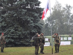 Den 4 - vztyčení státní vlajky v cílovém prostoru