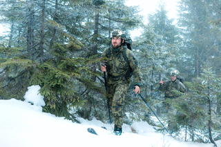 KRKOMEN 2025: Extrémní zimní závod vojenských hlídek míří do Krkonoš