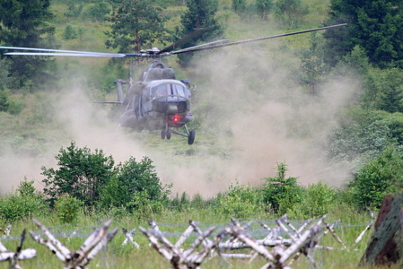 Bahna přilákala desetitisíce příznivců armády